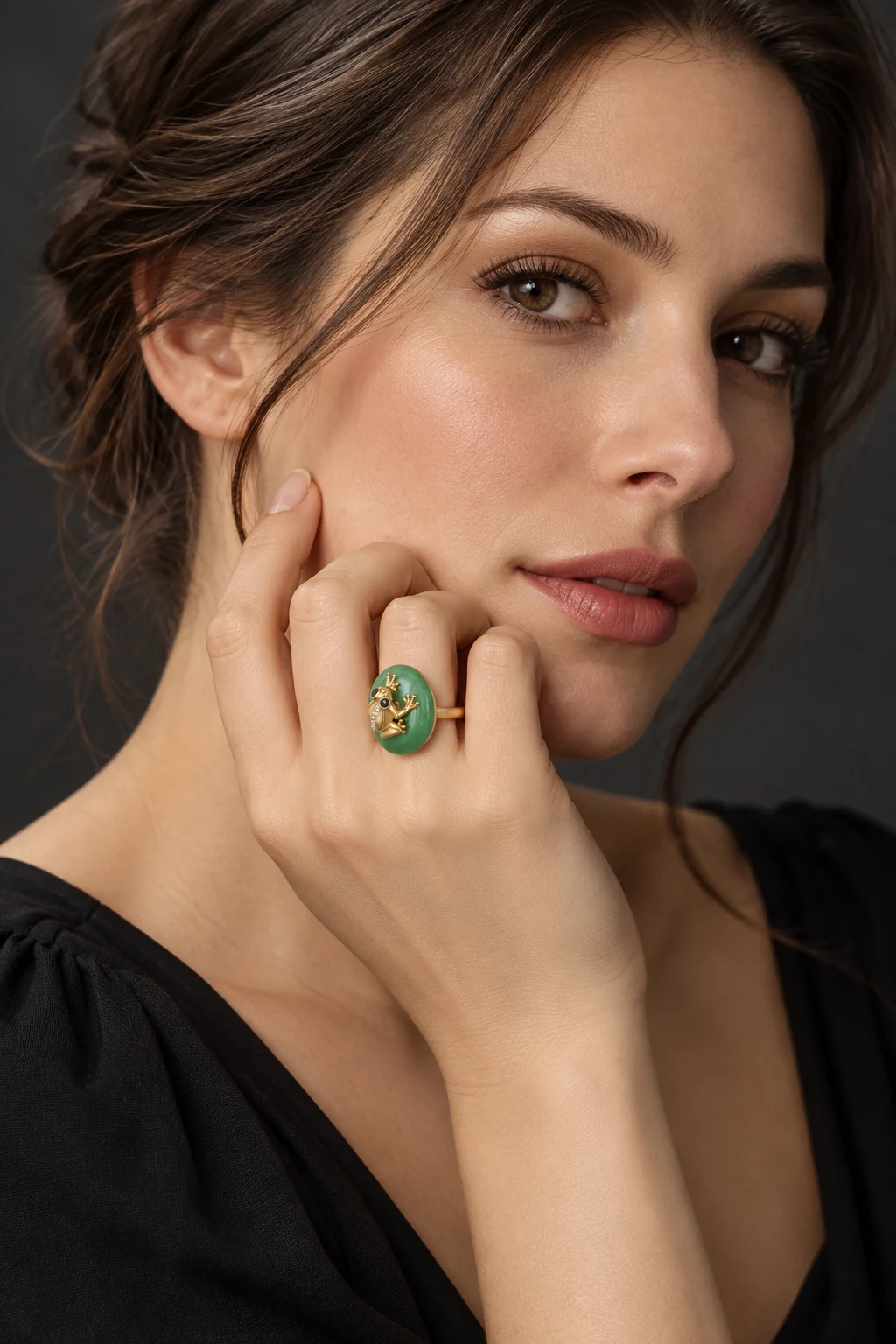 The Suzanne Éclat Ring worn on a model — AI-generated styling preview